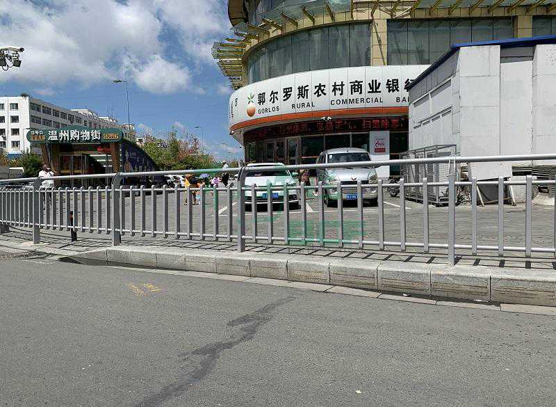 道路護(hù)欄安裝完成后的注意事項(xiàng)